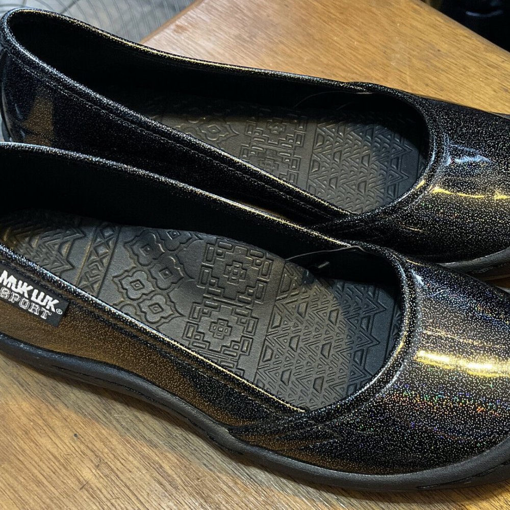 MukLuk Sport Slip on Black/Multi Color glitter Size 6.